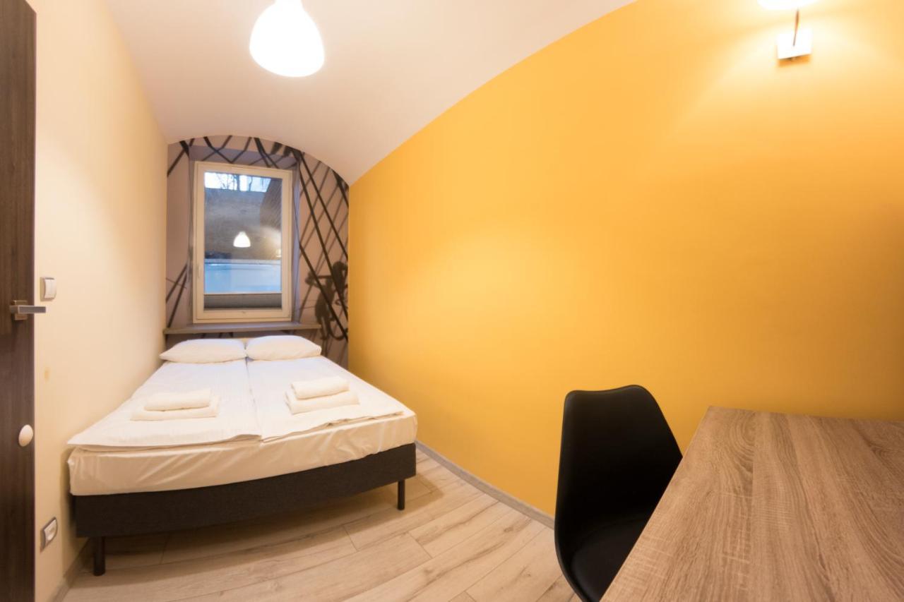 Yourplace Central Apartments Krakov Pokoj fotografie